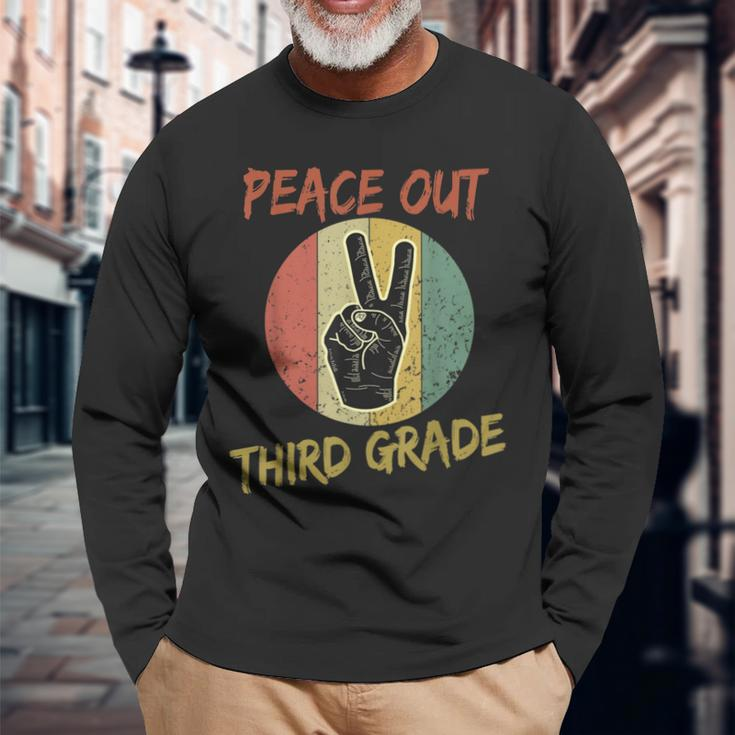 Vintage Graduate Third Grade 2022 Peace Out 3Rd Grade Long Sleeve T-Shirt T-Shirt Gifts for Old Men