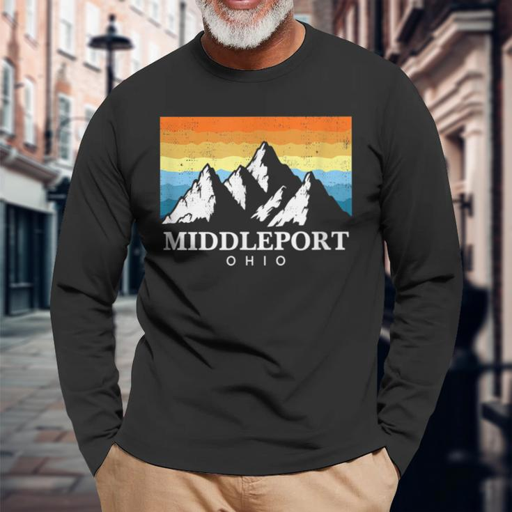 Vintage Middleport Ohio Mountain Hiking Souvenir Print Long Sleeve T-Shirt Gifts for Old Men