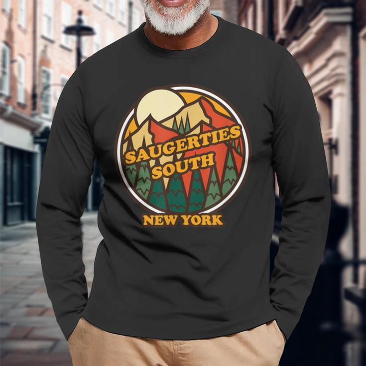 Vintage Saugerties South New York Mountain Souvenir Print Long Sleeve T-Shirt Gifts for Old Men