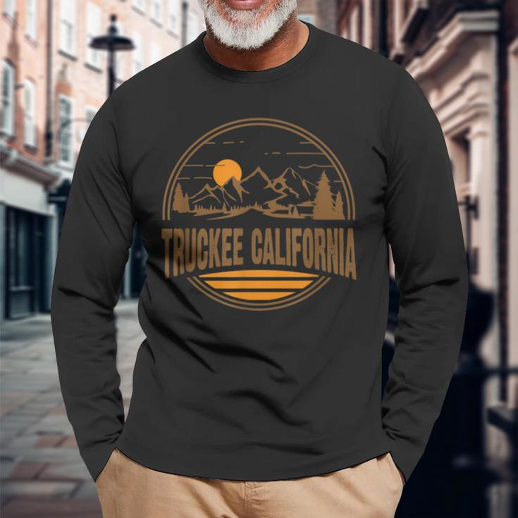 Vintage Truckee California Mountain Hiking Souvenir Print Long Sleeve T-Shirt Gifts for Old Men