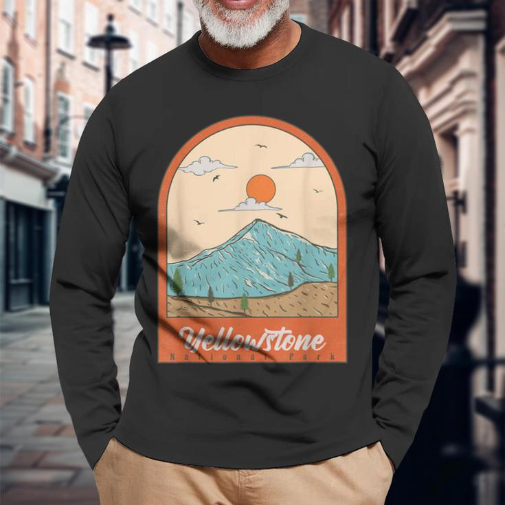 Yellowstone National Park Throwback Classic Long Sleeve T-Shirt T-Shirt Gifts for Old Men