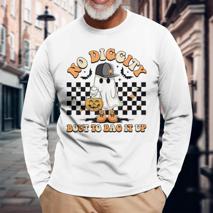 No Diggity Bout To Bag It Up Retro Halloween Spooky Season Long Sleeve T-Shirt Gifts for Old Men