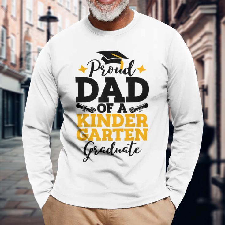 Proud Dad Of Kindergarten 2023 Grad Graduation Class Of 2023 Long Sleeve T-Shirt T-Shirt Gifts for Old Men