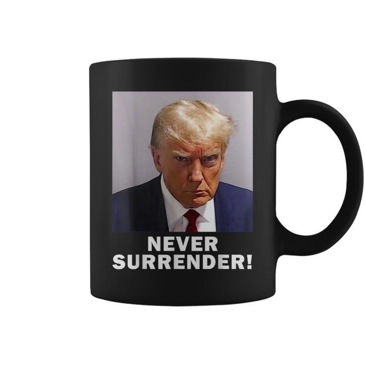 President Legend Trump 2024 Hot Never Surrender Coffee Mug