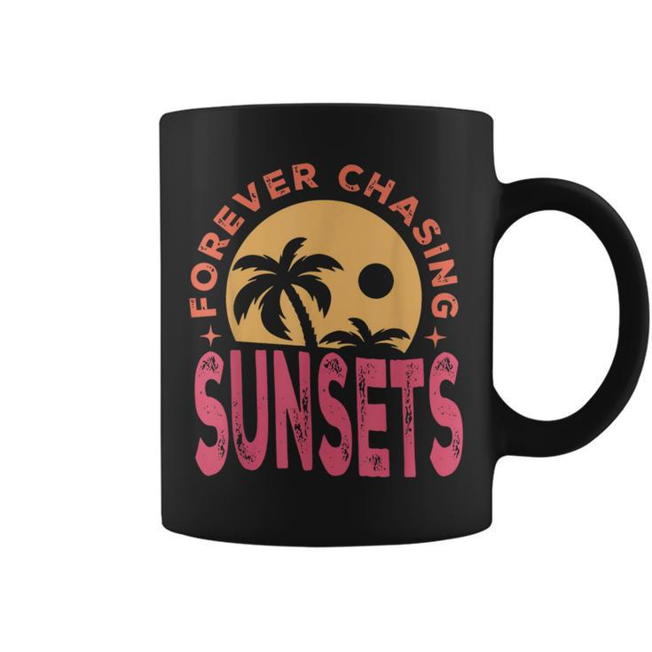 Retro Vintage Forever Chasing Sunsets Summer Vacation Outfit  Vacation Funny Gifts Coffee Mug