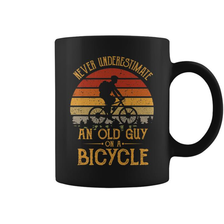 Vintage Never Underestimate An Old Guy On A Bicycle Cycling Gift For Mens Coffee Mug