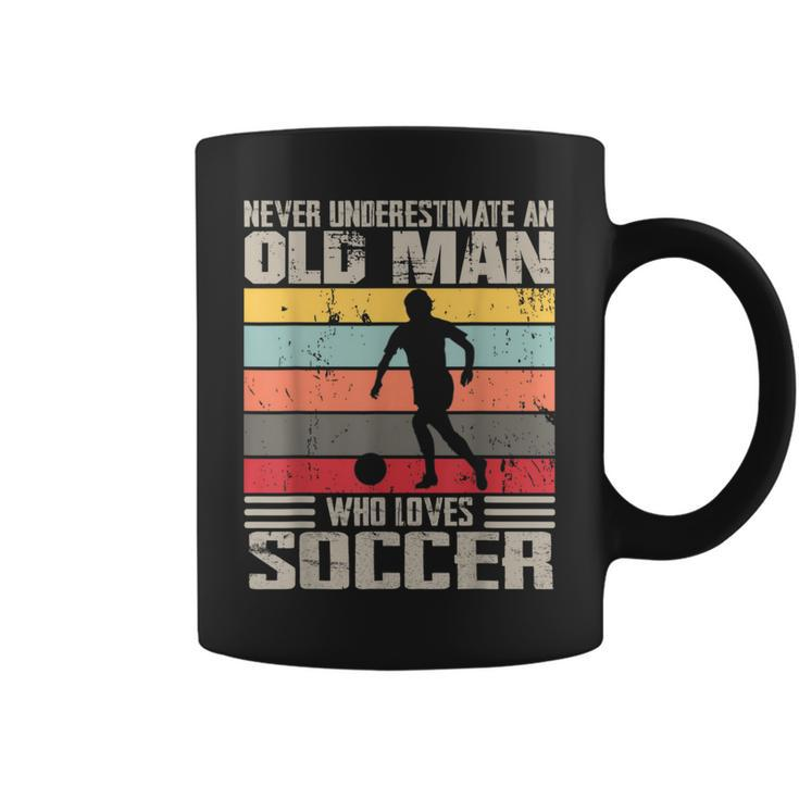 Vintage Never Underestimate An Old Man Who Loves Soccer Cute Coffee Mug