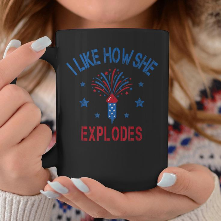 4Th Of July I Like How She Explodes Firework Vintage Couple Coffee Mug Unique Gifts