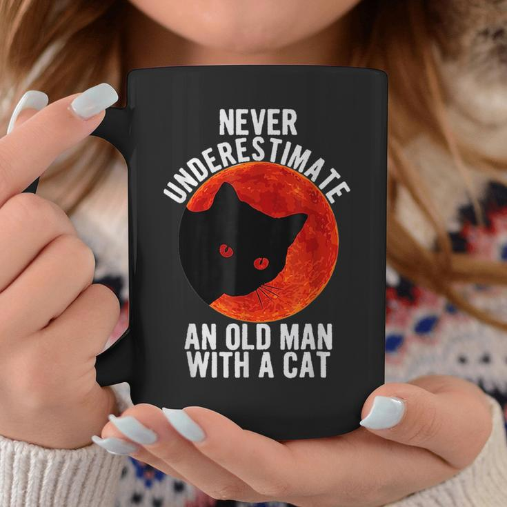 Funny Cat Lover Never Underestimate An Old Man With A Cat Coffee Mug Funny Gifts
