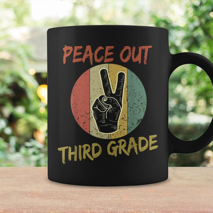 Vintage Graduate Third Grade 2022 Peace Out 3Rd Grade Coffee Mug Gifts ideas