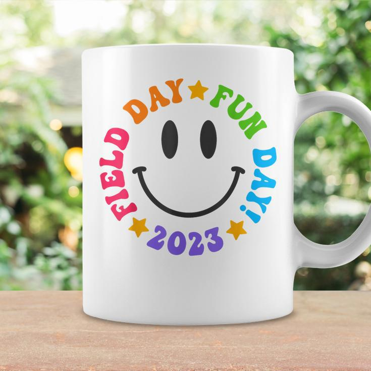 Field Day Fun Day 2023 Groovy Smile Face Funny Teacher Kids Coffee Mug Gifts ideas