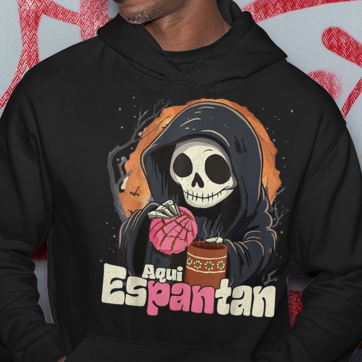 Aqui Espantan Dia De Muertos Spanish Halloween Hoodie Unique Gifts