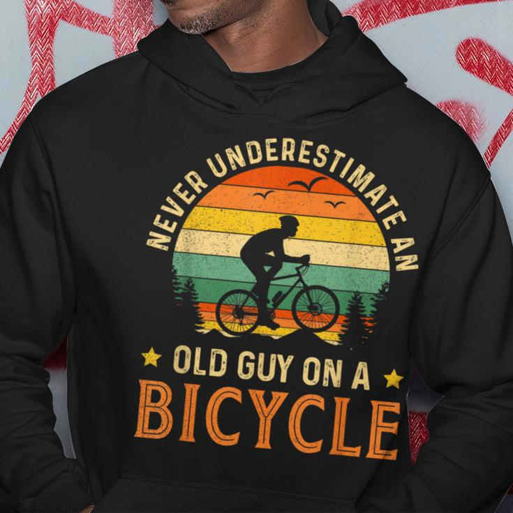 Bike Vintage Never Underestimate An Old Guy On A Bicycle Hoodie Funny Gifts