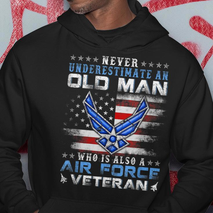 Never Underestimate An Old Man Us Air Force Veteran Vintage Hoodie Funny Gifts