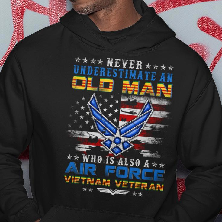 Never Underestimate An Oldman Us Air Force Vietnam Veteran Hoodie Funny Gifts