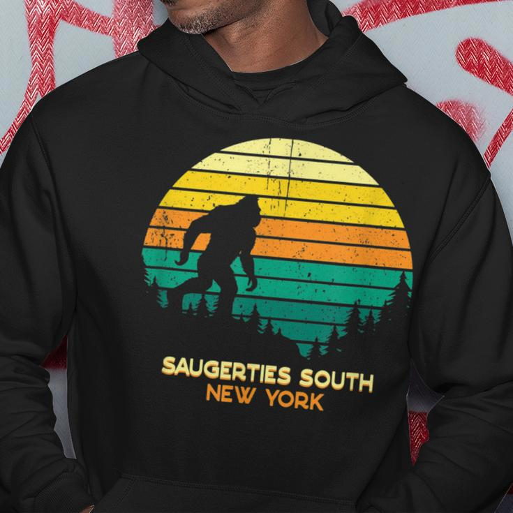 Retro Saugerties South New York Bigfoot Souvenir Hoodie Unique Gifts