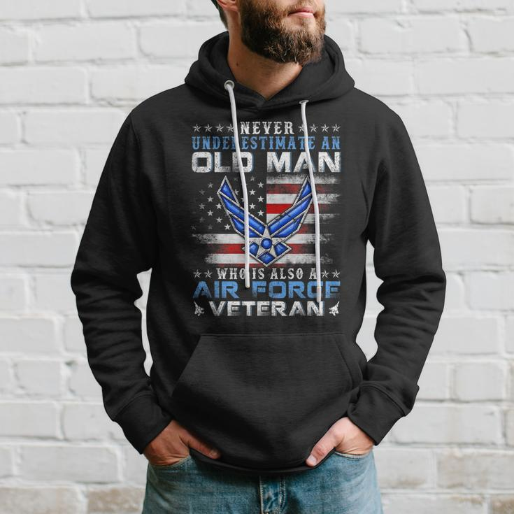 Never Underestimate An Old Man Us Air Force Veteran Vintage Hoodie Gifts for Him