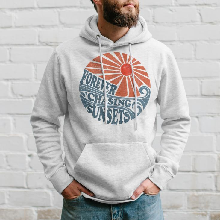 Vintage Forever Chasing Sunsets Retro 70S Beach Vacation Hoodie Gifts for Him