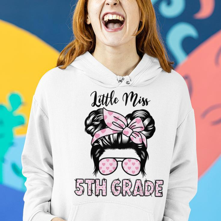 Hello 5Th Grade Messy Bun Girls Cute Heart Back To School Women Hoodie Gifts for Her