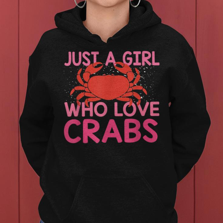 Girls-Love-Crab Eating-Macaque Crab-Crawfish-Lover Women Hoodie