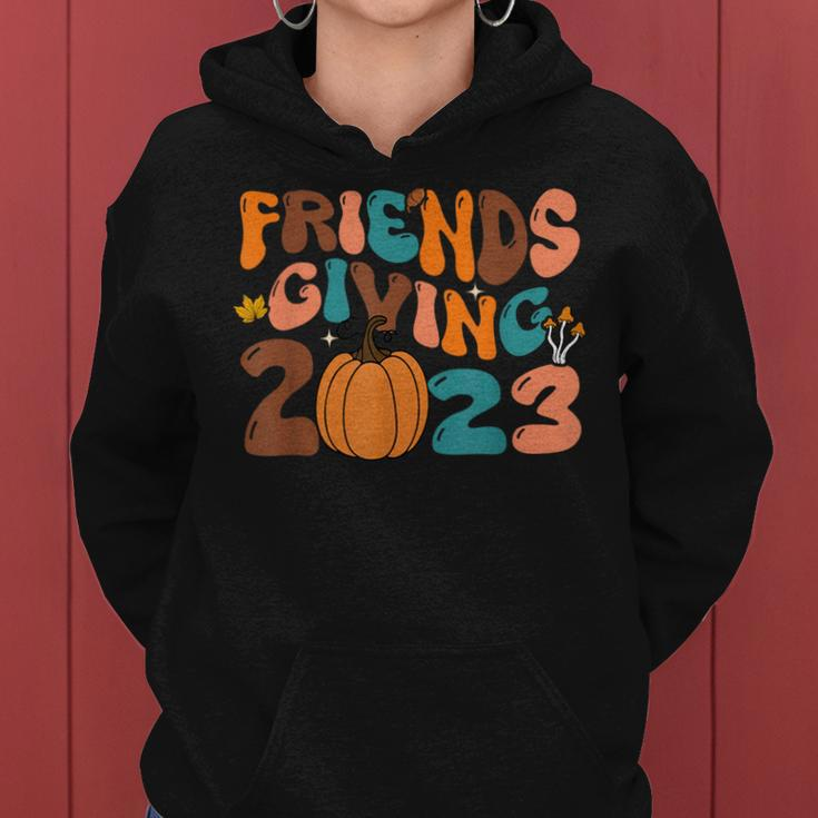 Retro Groovy Friends Giving 2023 Thanksgiving Friendsgiving Women Hoodie