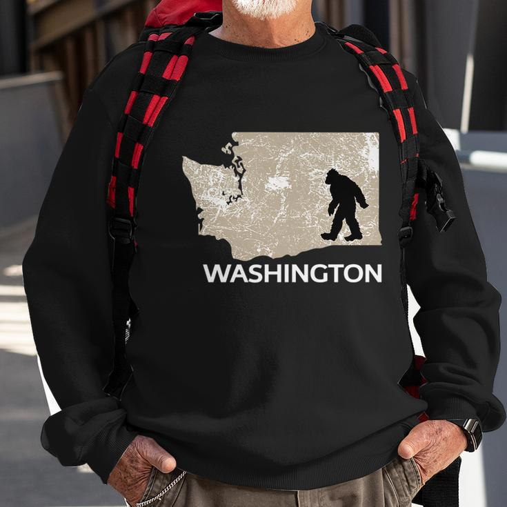 Funny Bigfoot I Believe Loves Washington Wa Sasquatch Sasquatch Funny Gifts Sweatshirt Gifts for Old Men