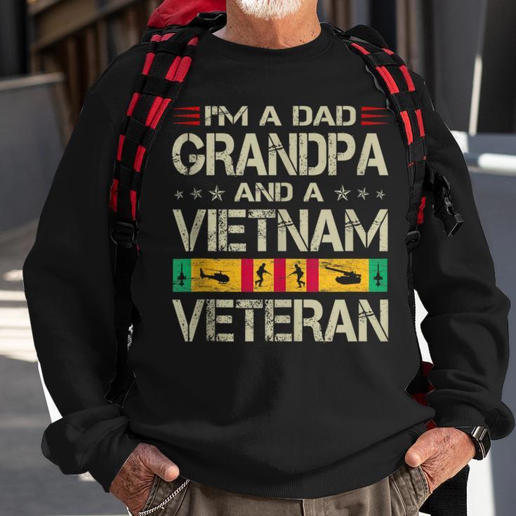 Im A Dad Grandpa And Vietnam Veteran Fathers Day Retro Sweatshirt Gifts for Old Men