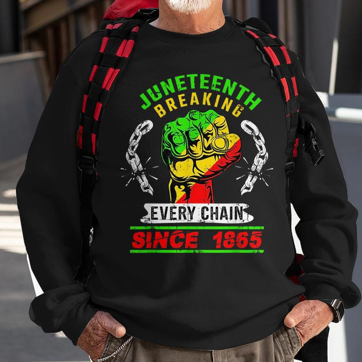 Junenth Breaking Chains Since 1865 Black American Freedom Sweatshirt Gifts for Old Men