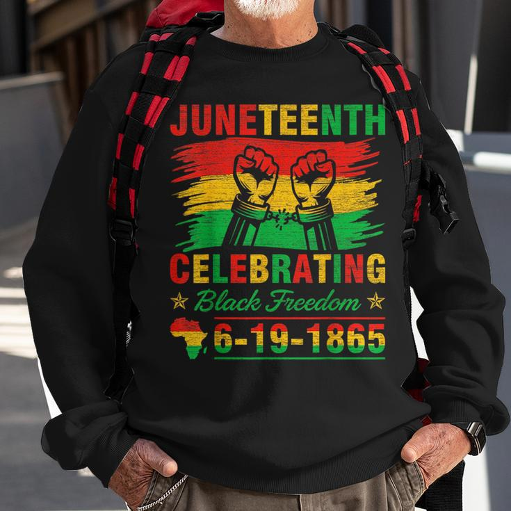 Junenth Breaking Every Chain 1865 Black American Freedom Sweatshirt Gifts for Old Men