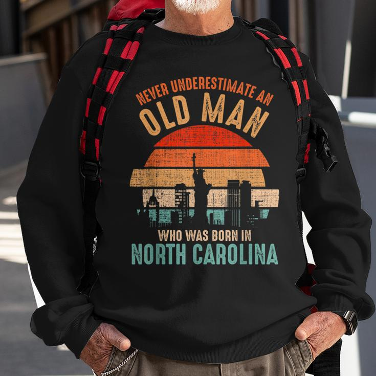 Mb Never Underestimate An Old Man In North Carolina Sweatshirt Gifts for Old Men