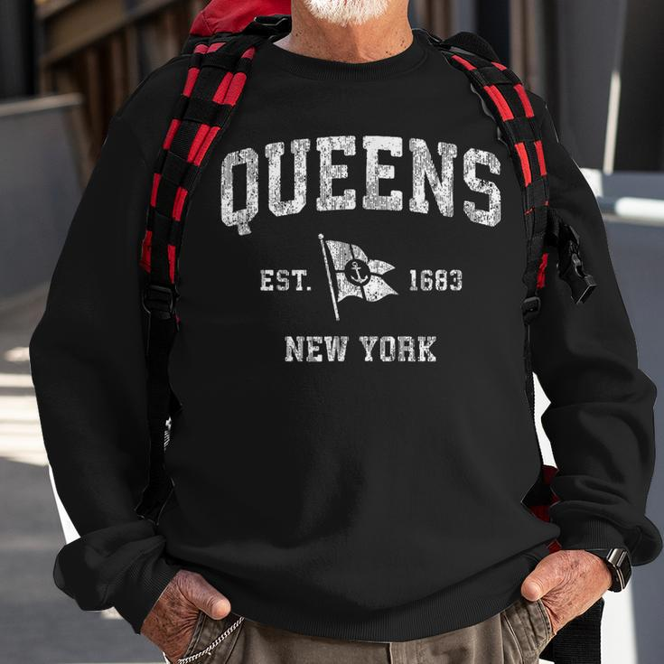 Queens Nyc New York Ny Vintage Boat Anchor Flag Design Sweatshirt Gifts for Old Men