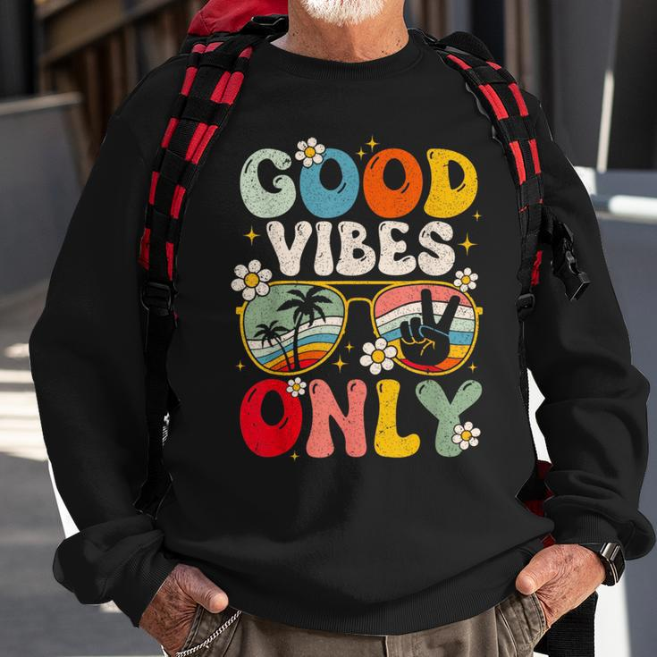 Retro Good Vibes Only Summer Family Vacation Hawaii Beach Sweatshirt Gifts for Old Men