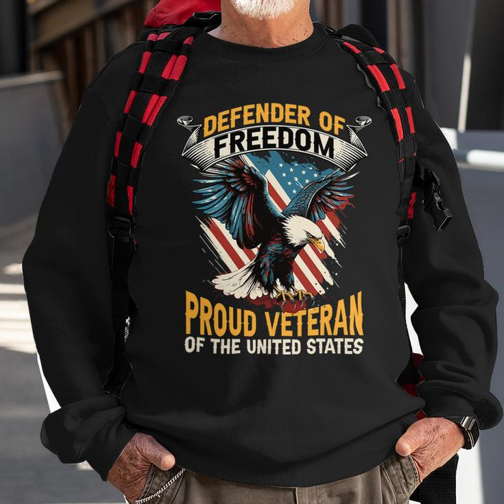Veteran Vets Us Patriotic Defender Of Freedom Veterans Sweatshirt Gifts for Old Men