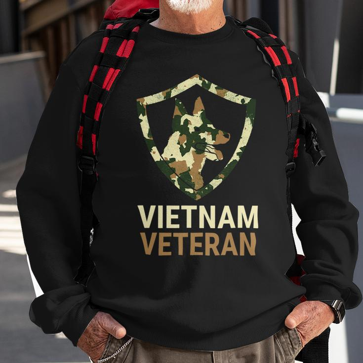 Veteran Vets Vietnam Veteran Dog Handler K9 Veterans Sweatshirt Gifts for Old Men