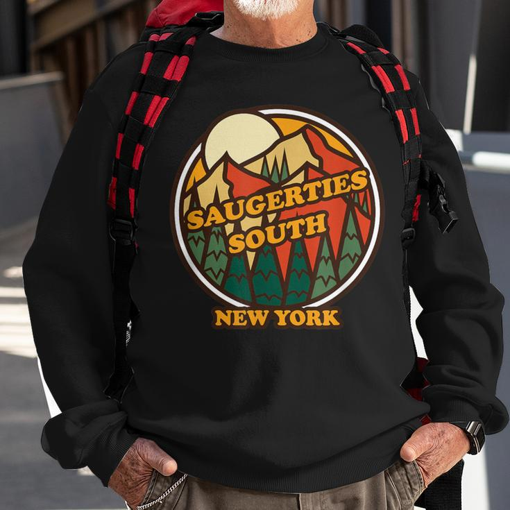 Vintage Saugerties South New York Mountain Souvenir Print Sweatshirt Gifts for Old Men