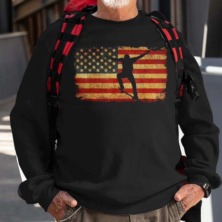 Vintage Us Flag SkateboardingRetro Skateboard Sweatshirt Gifts for Old Men