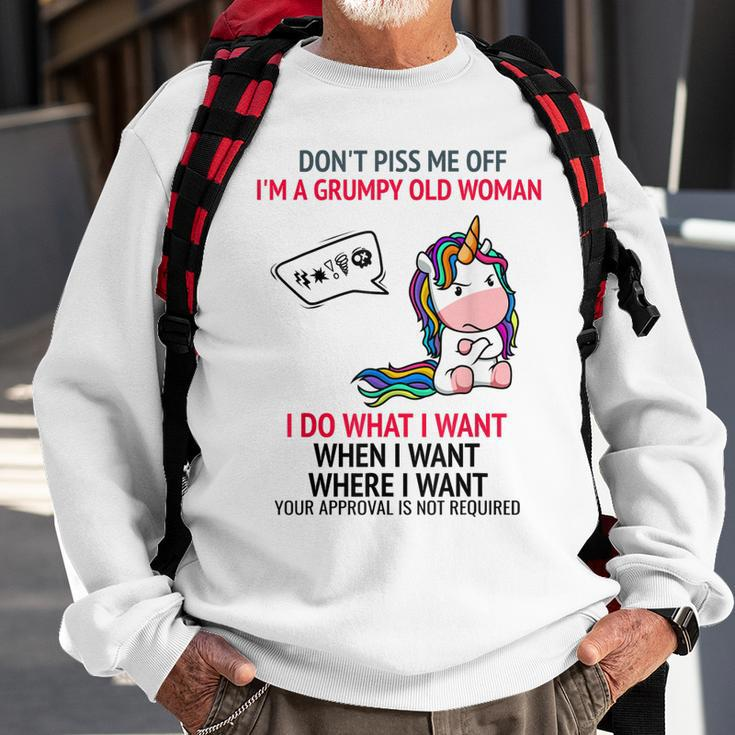 Dont Piss Me Off Im A Grumpy Old Woman Cute Unicorn Funny Sweatshirt Gifts for Old Men