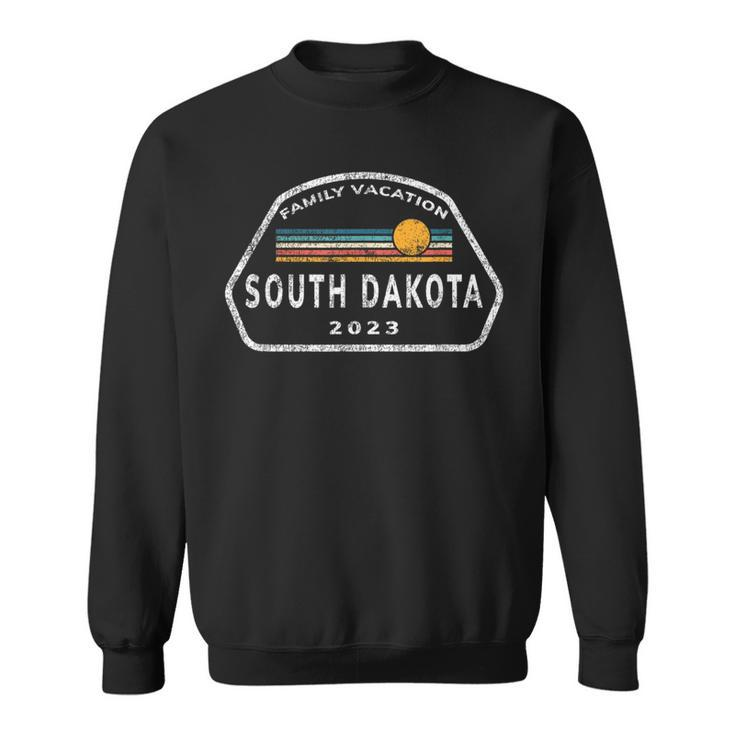 Family Vacation 2023 South Dakota - Vintage  Sweatshirt