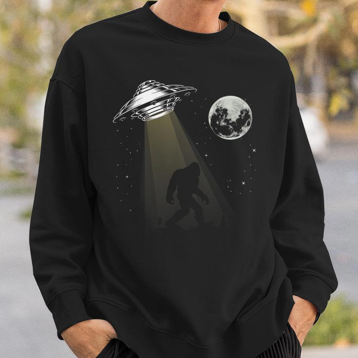Bigfoot Ufo Sasquatch Alien Spaceship Bigfoot Lovers Sweatshirt Gifts for Him