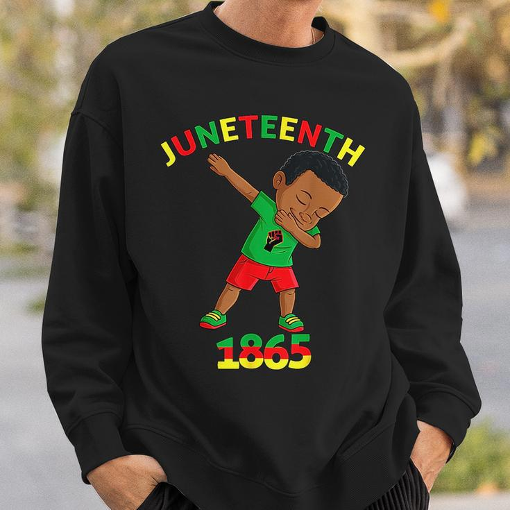 Dabbing Black King Junenth Melanin Brown Skin Boys Dab Brown Funny Gifts Sweatshirt Gifts for Him