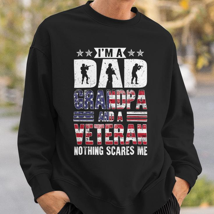 Dad Grandpa Veteran Nothing Scares Veteran Day 132 Sweatshirt Gifts for Him