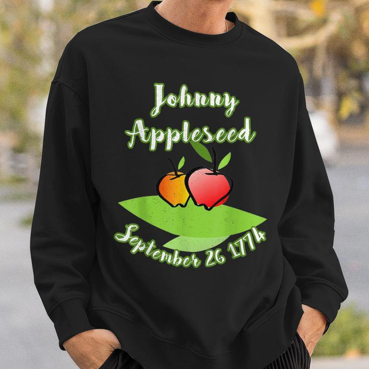 Distressed Johnny Appleseed John Chapman Celebrate Apples Sweatshirt Gifts for Him