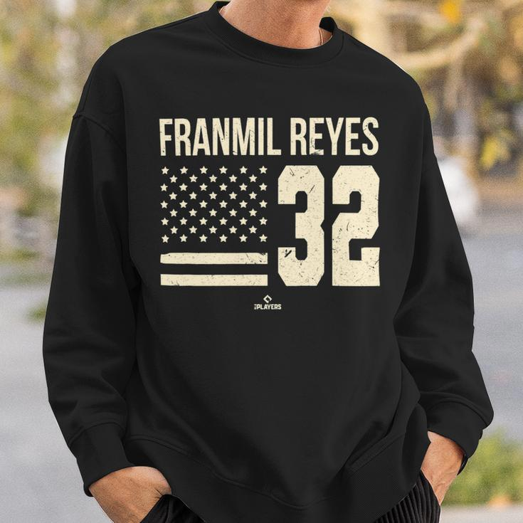 Franmil Reyes Vintage Flag Mlbpa Cleveland Patriotic La Mole Sweatshirt Gifts for Him