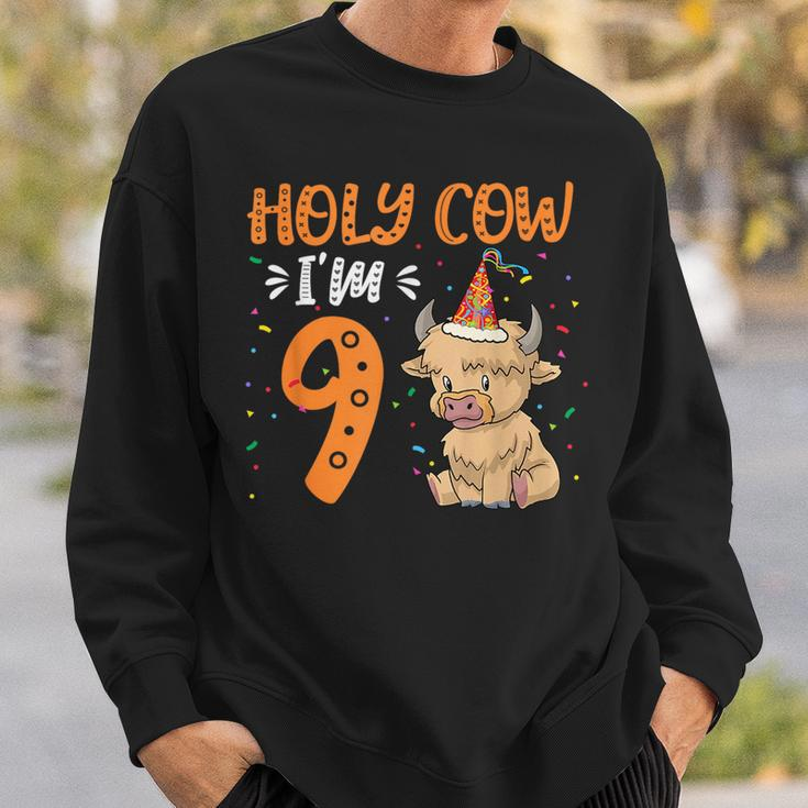 Holy Cow Im 9 Scottish Highland Cow Print 9Th Birthday Girl Sweatshirt Gifts for Him