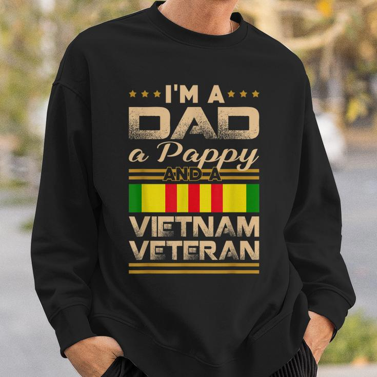 Im Dad Pappy Vietnam Veteran Vintage Army Gift Gift For Mens Sweatshirt Gifts for Him