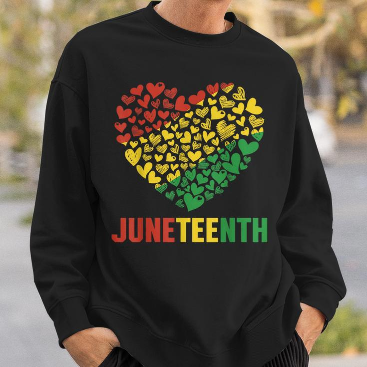 Junenth 1865 Heart Fist Celebrating Black Freedom African Sweatshirt Gifts for Him