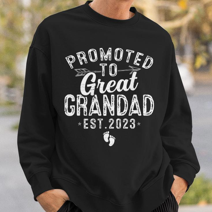 Promoted To Great Grandad Est 2023 Daddy Fathers Day Daddy Funny Gifts Sweatshirt Gifts for Him