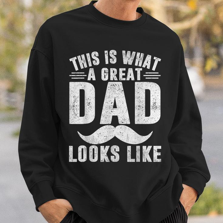 This Is What Great Dad Looks Like Fathers Day Sweatshirt Gifts for Him
