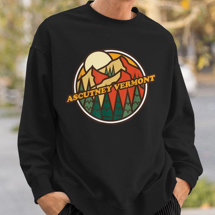 Vintage Ascutney Vermont Mountain Hiking Souvenir Print Sweatshirt Gifts for Him
