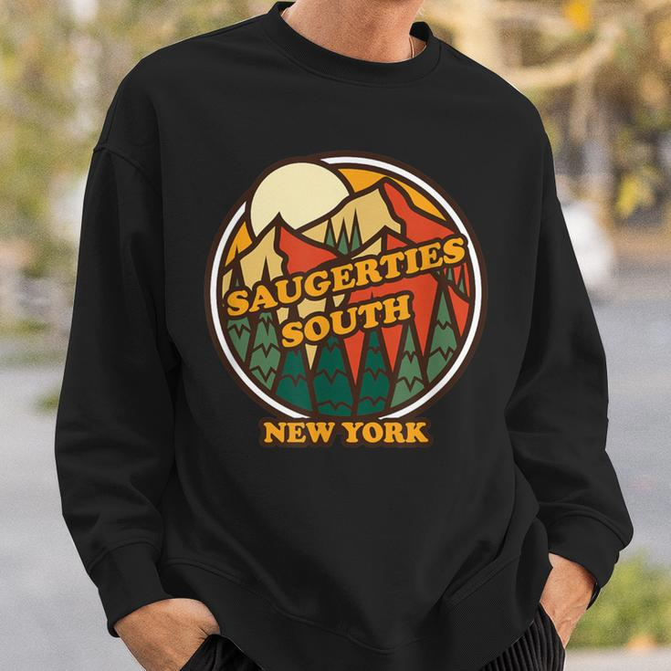 Vintage Saugerties South New York Mountain Souvenir Print Sweatshirt Gifts for Him